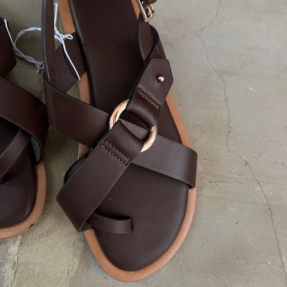 Target sandals - Picture 2 of 3